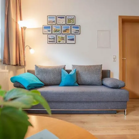 Stern * ノイシュティフト・イム・シュトゥーバイタール